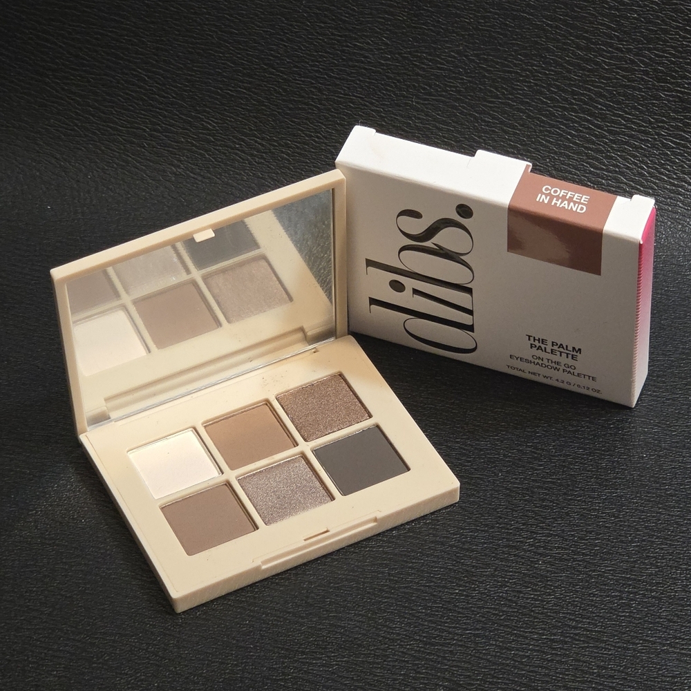 🎁Dibs The Palm Eyeshadow Palette In Coffee in Hand